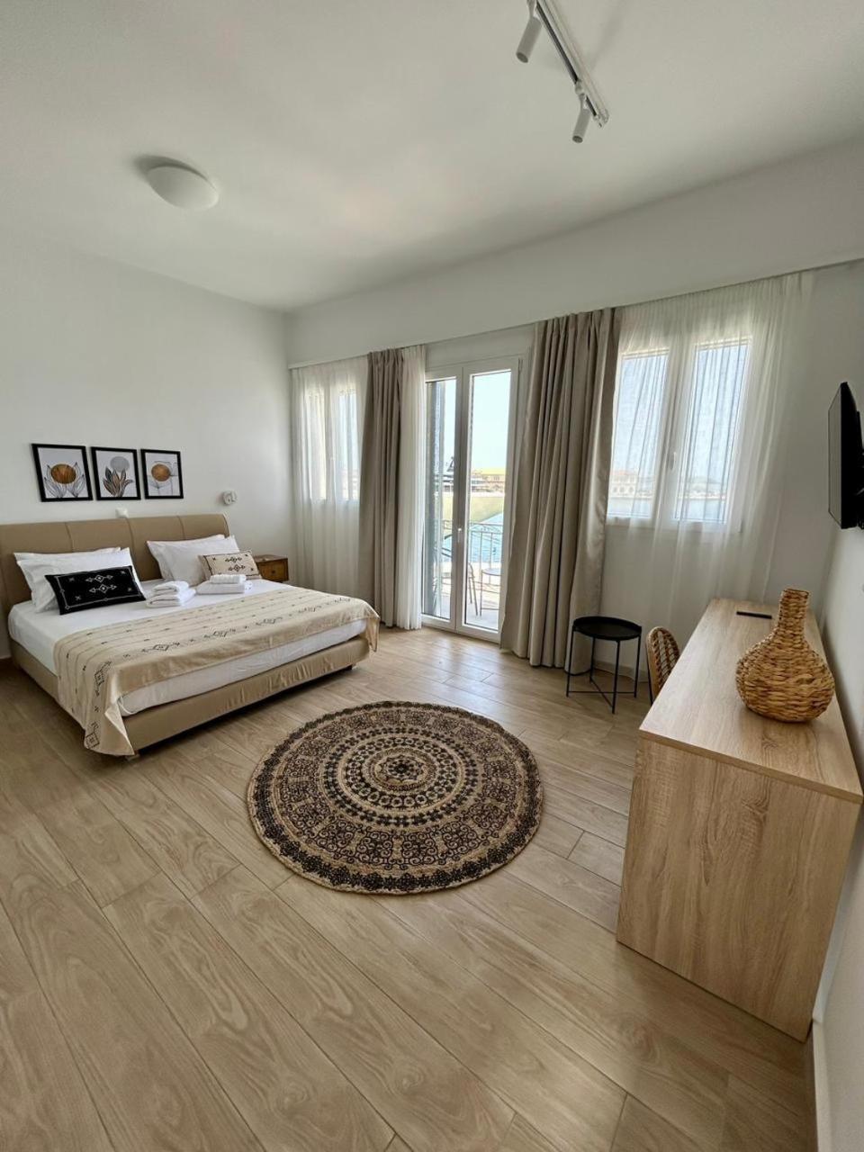 Emilia Suites Ermoupoli Esterno foto