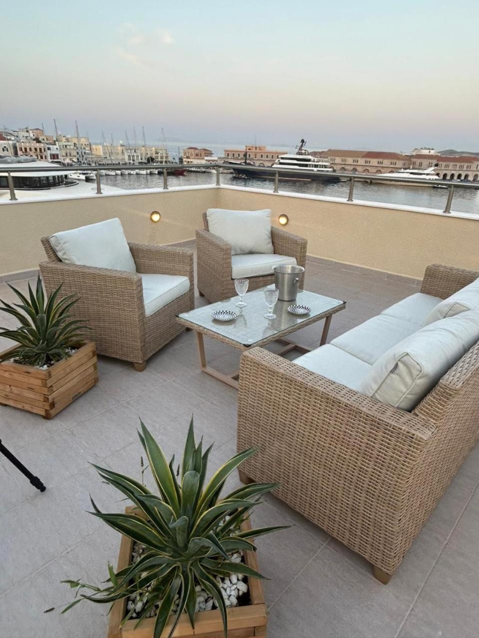 Emilia Suites Ermoupoli Esterno foto